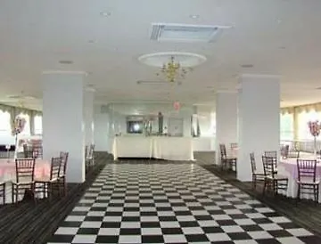 Ramada By Wyndham North Bergen Hotel